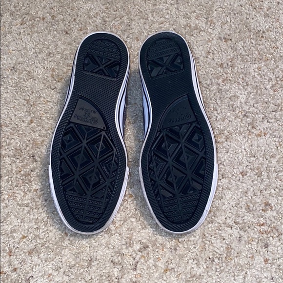 SOLD Converse - Picture 5 of 6